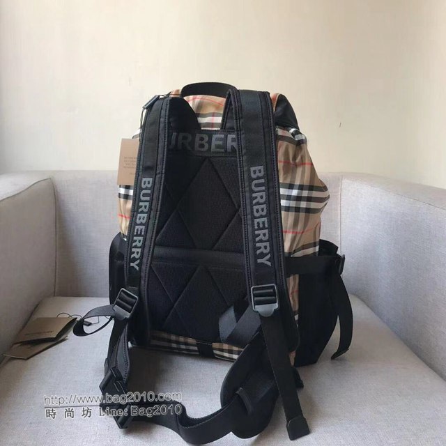 Burberry專櫃新款雙肩包 巴寶莉格紋帆布男士後背包  db1193